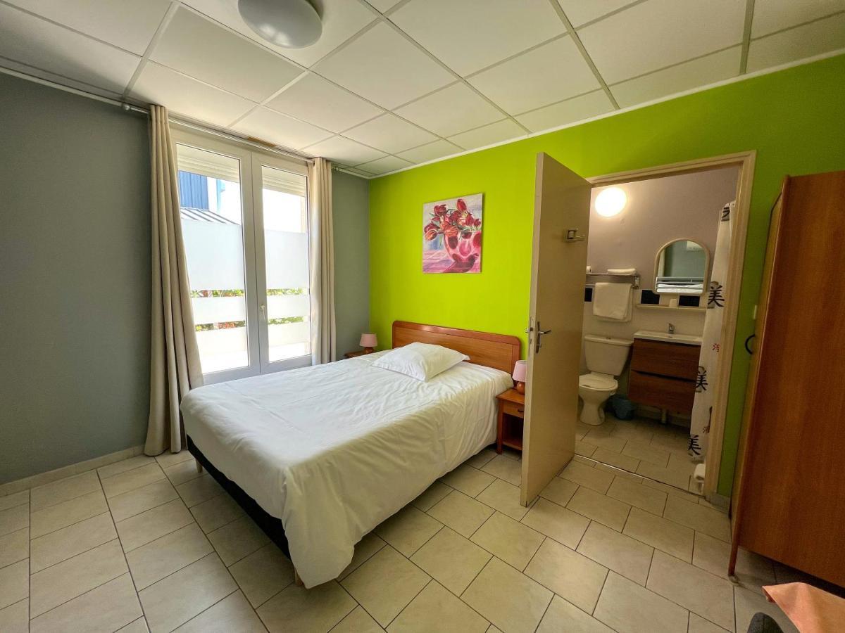 Hotel Le Petit Logis à Beaumont-en-Véron Extérieur photo