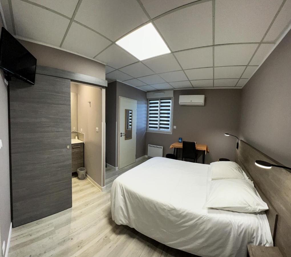 Hotel Le Petit Logis à Beaumont-en-Véron Extérieur photo