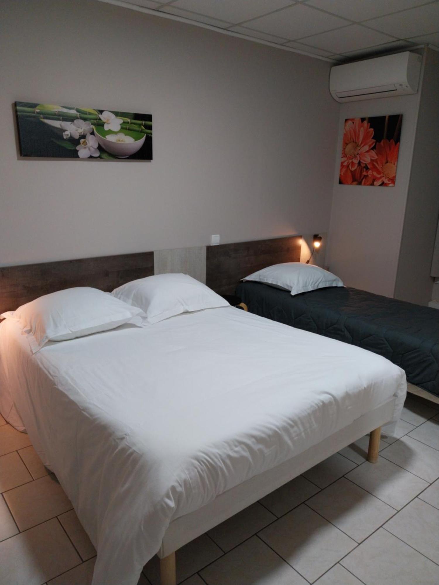 Hotel Le Petit Logis à Beaumont-en-Véron Extérieur photo